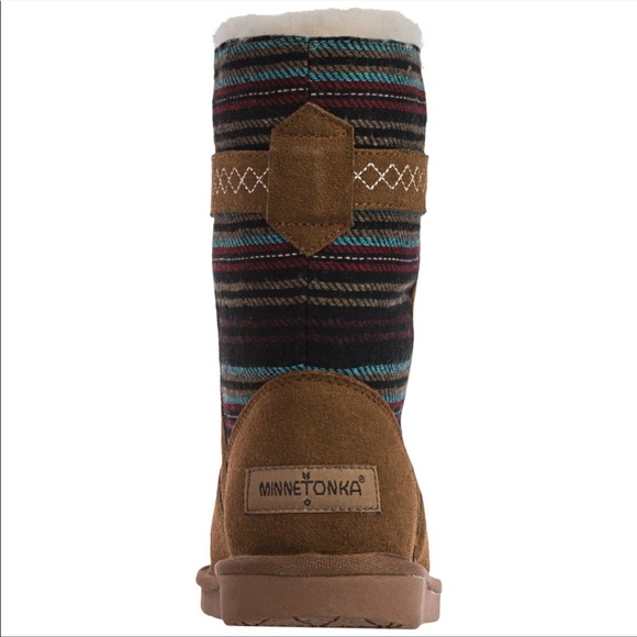 Minnetonka Fairmont Boots - Sheepskin Lined Size 6 - Picture 2 of 7